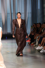 Cargar imagen en el visor de la galería, Structured Faux Leather Blazer
