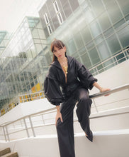 Cargar imagen en el visor de la galería, Faux Leather Puffy Jacket
