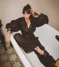 Cargar imagen en el visor de la galería, Faux Leather Puffy Jacket
