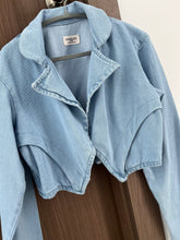 Cargar imagen en el visor de la galería, Cropped Denim Jacket
